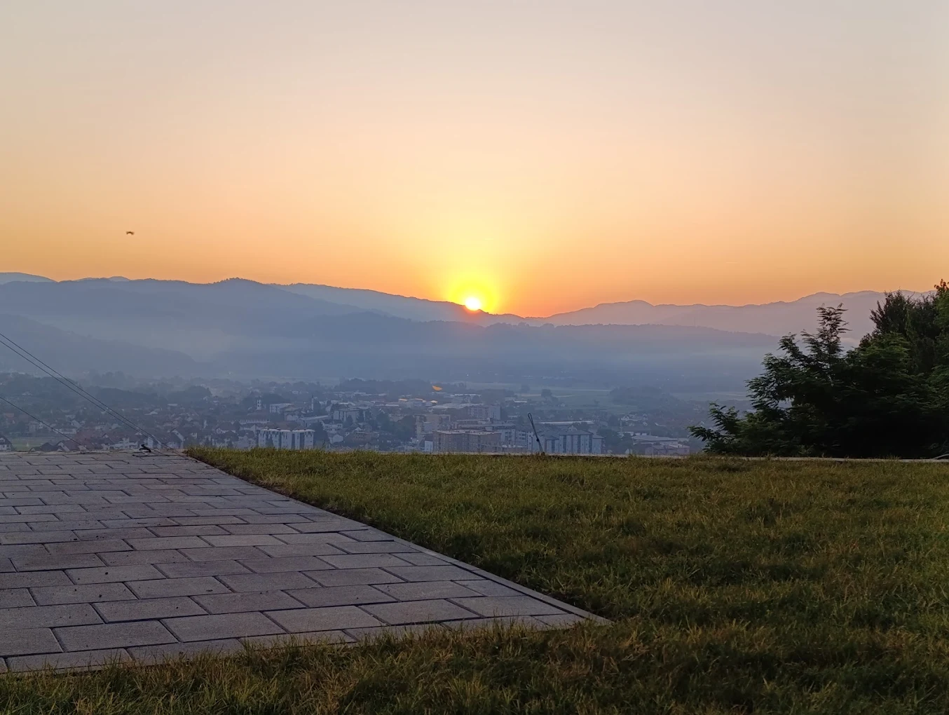 Pogled na zalazak sunca iz Chaleta Nale